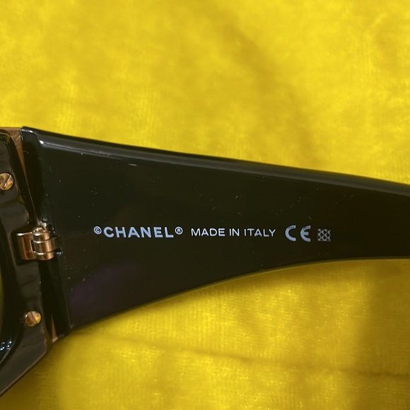 Chanel sunglasses - Picture 4 of 6